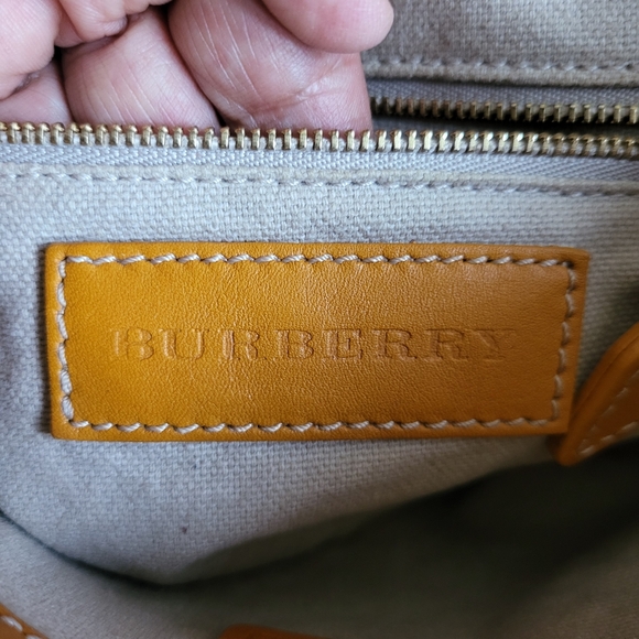 Burberry Haymarket Check Crossbody Bag. Rare Collectible..authentic!! w/COA - Picture 9 of 13